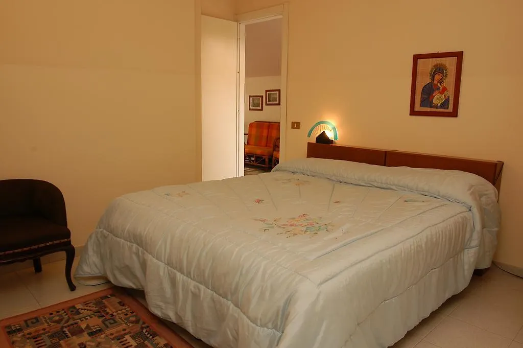 Hotel Molteni Veduggio con Colzano 0*,  Italy